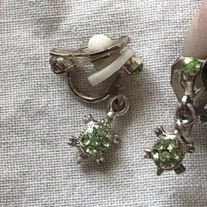 green turtle clip on earrings